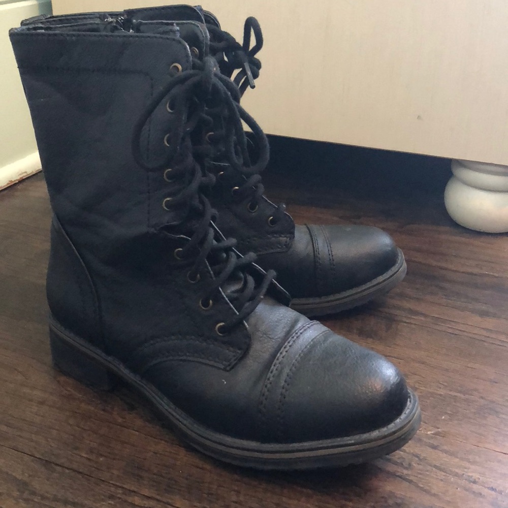 Lace up boots sz 7.5